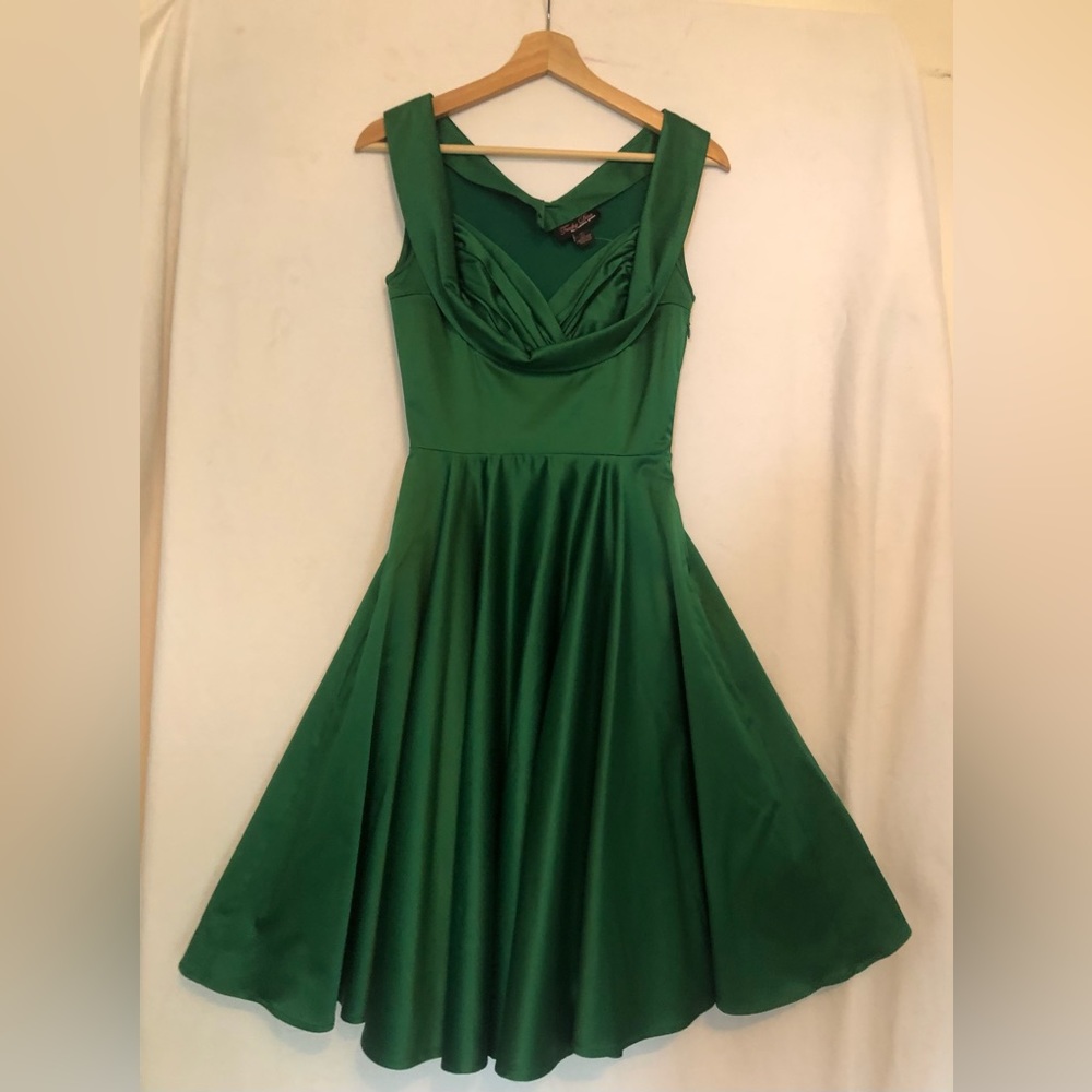 Emerald green pin-up dress